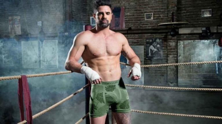 La campaña hot de Luciano Castro en boxer: sensualidad en el ring y abdominales de acero