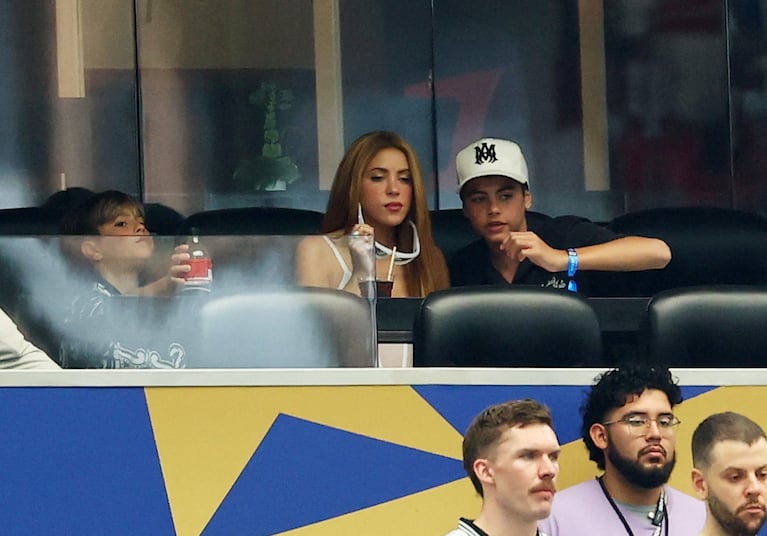 La cantante colombiana Shakira asiste al partido del Mundial 2026 entre Argentina y Austria, este lunes en Arlington. Foto: AP