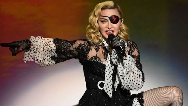 La cantante les pidió disculpas a sus fans por las cancelaciones.