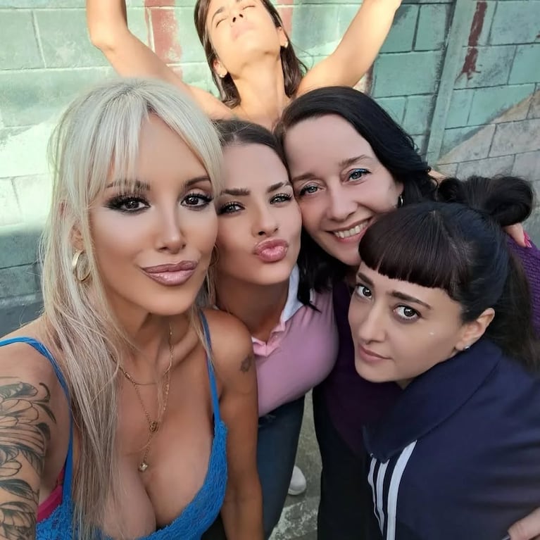 La China Suárez es Nicole en En el Barro. (Foto: @sangrejaponesa y @barroserie)