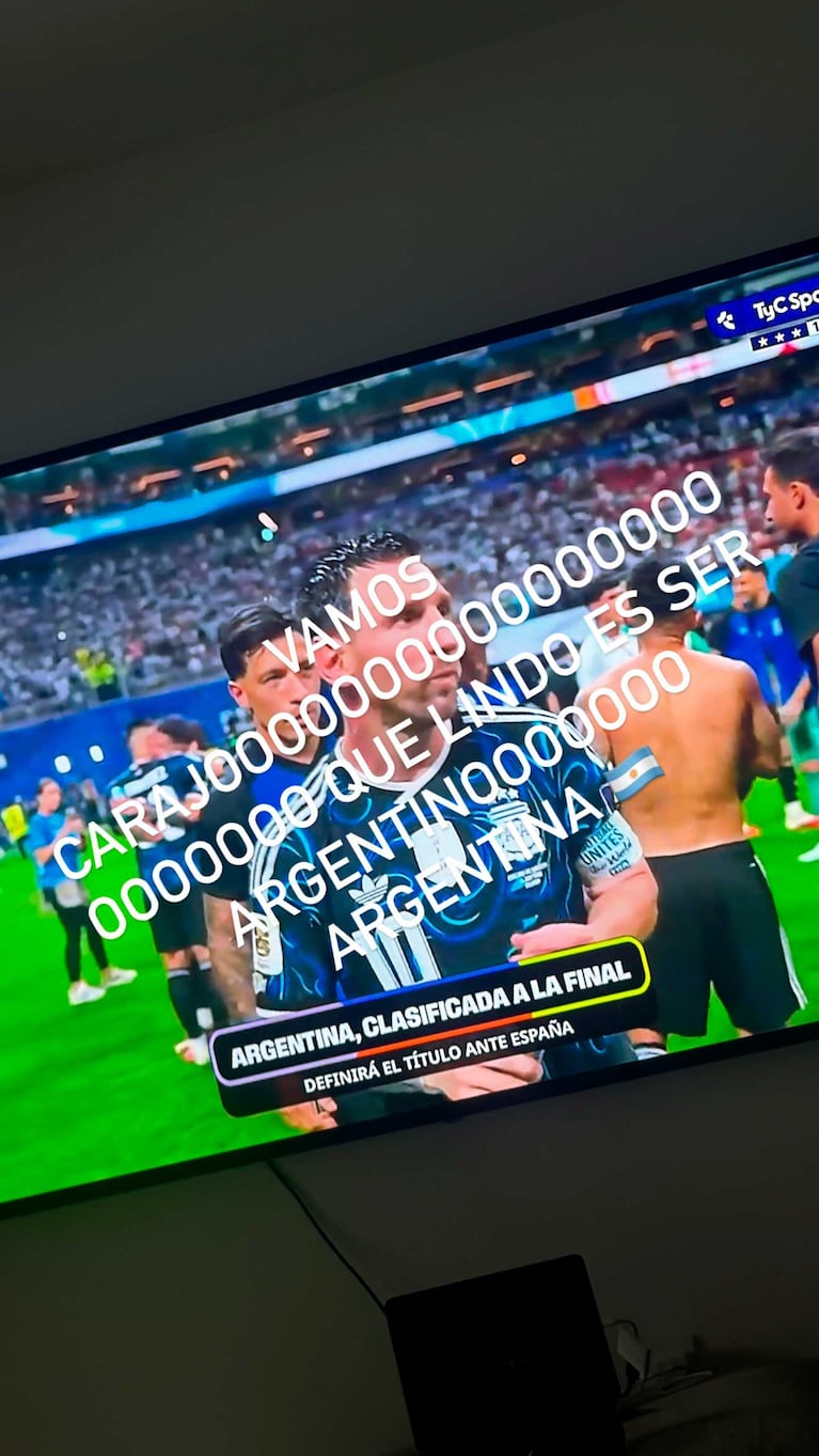 La China Suárez festejó el triunfo de Argentina sobre Inglaterra (Fotos: Instagram @sangrejaponesa)