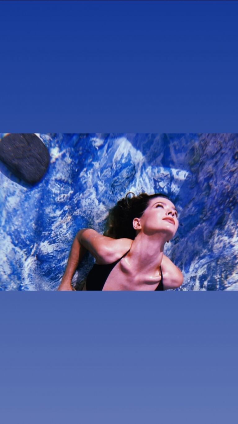 La China Suárez se adelantó al verano y se mostró a pura sensualidad bajo el sol