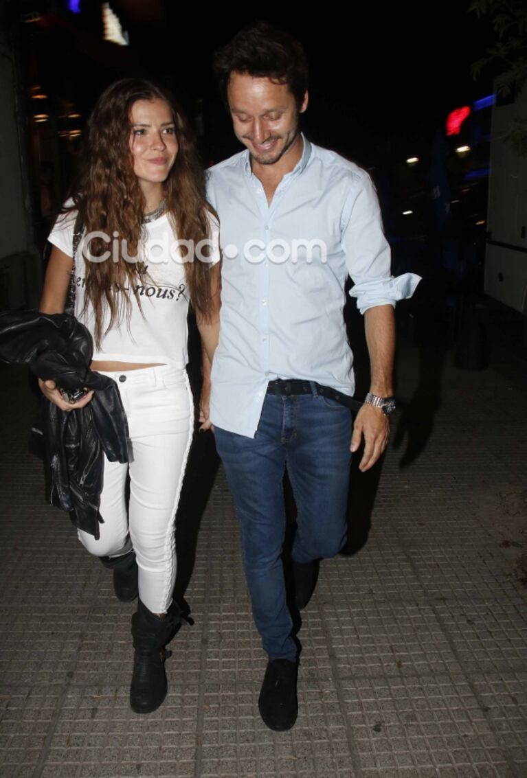 La China Suárez y Benjamín Vicuña, apasionados en la fiesta de fin de rodaje de su peli