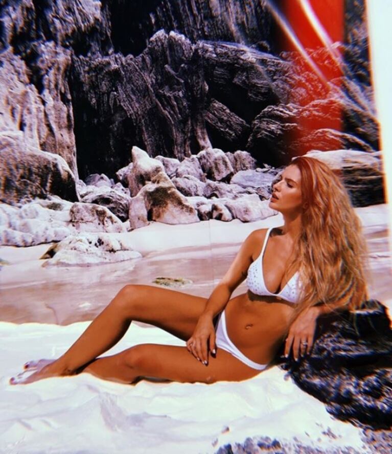 La China Suárez y su foto en lencería que recibió una lluvia de corazones