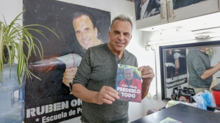 La crisis de angustia de Rubén Orlando ante el parate de las peluquerías y su peligrosa actitud sanitaria: "No se puede estar así"