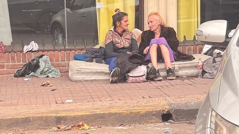 la cruda foto que muestra cómo está viviendo en situación de calle Zulma Lobato