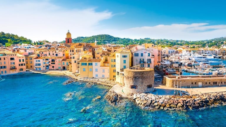 La cuarta entrega trasladará la acción a la Riviera Francesa, más precisamente a Saint-Tropez, Francia.