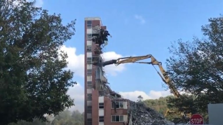 La demolición de este edificio no salió según lo planeado 