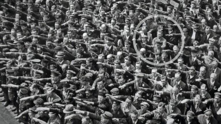 La desgarradora historia del hombre que se negó a saludar a Adolf Hitler