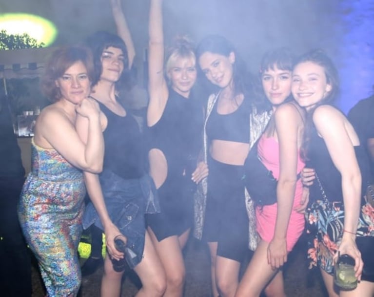 La divertida fiesta de ATAV por el fin de las grabaciones: las fotos de la China Suárez, Gonzalo Heredia, Albert Baró, Delfi Chaves y más