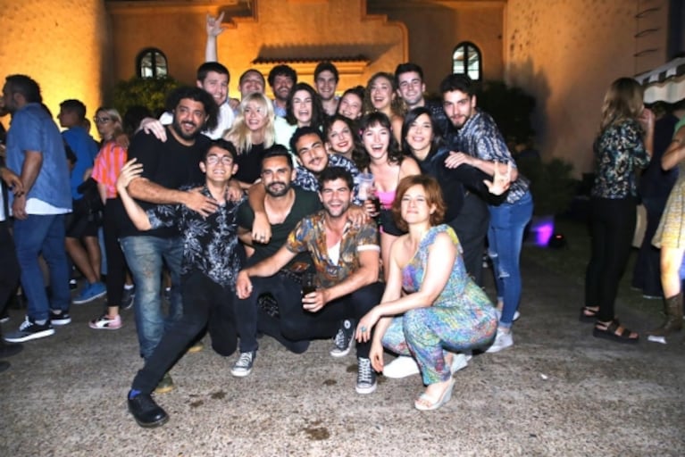 La divertida fiesta de ATAV por el fin de las grabaciones: las fotos de la China Suárez, Gonzalo Heredia, Albert Baró, Delfi Chaves y más