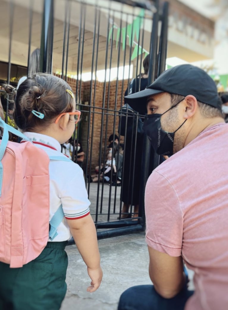 La emoción de Topa por el primer día de clases de su hija Mitai: "Feliz de verla volar"