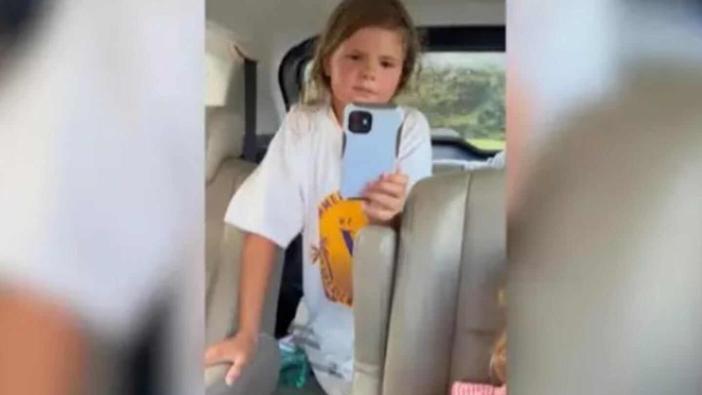 La emotiva reacción de esta niña al conocer que había entrado en el equipo de softball