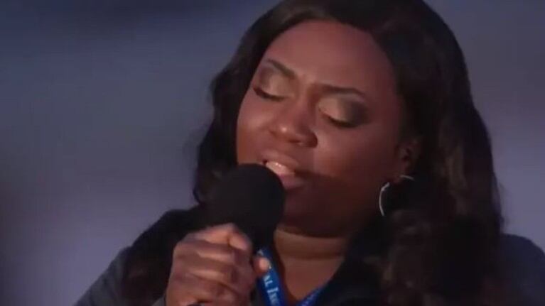 La enfermera que se hizo viral por cantar Amazing Grace vuelve a hacerlo en un tributo a las víctimas del coronavirus