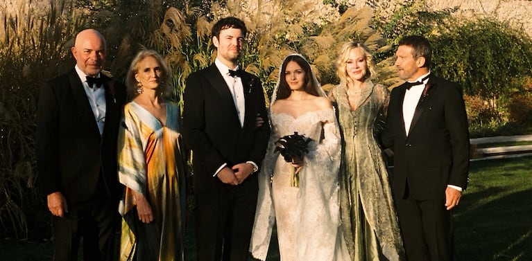 La espectacular boda gótica de la hija de Antonio Banderas y Melanie Griffith | Créditos: Instagram @stellabanderasgriffith