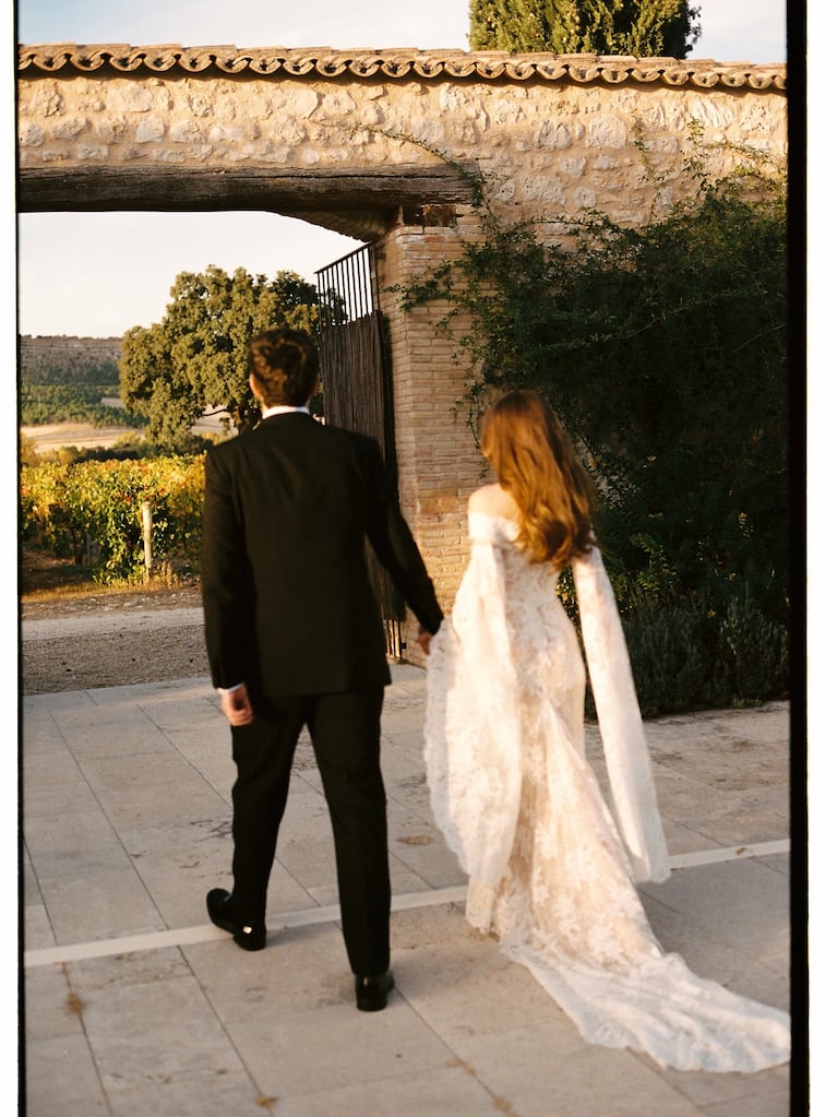 La espectacular boda gótica de la hija de Antonio Banderas y Melanie Griffith | Créditos: Instagram @stellabanderasgriffith