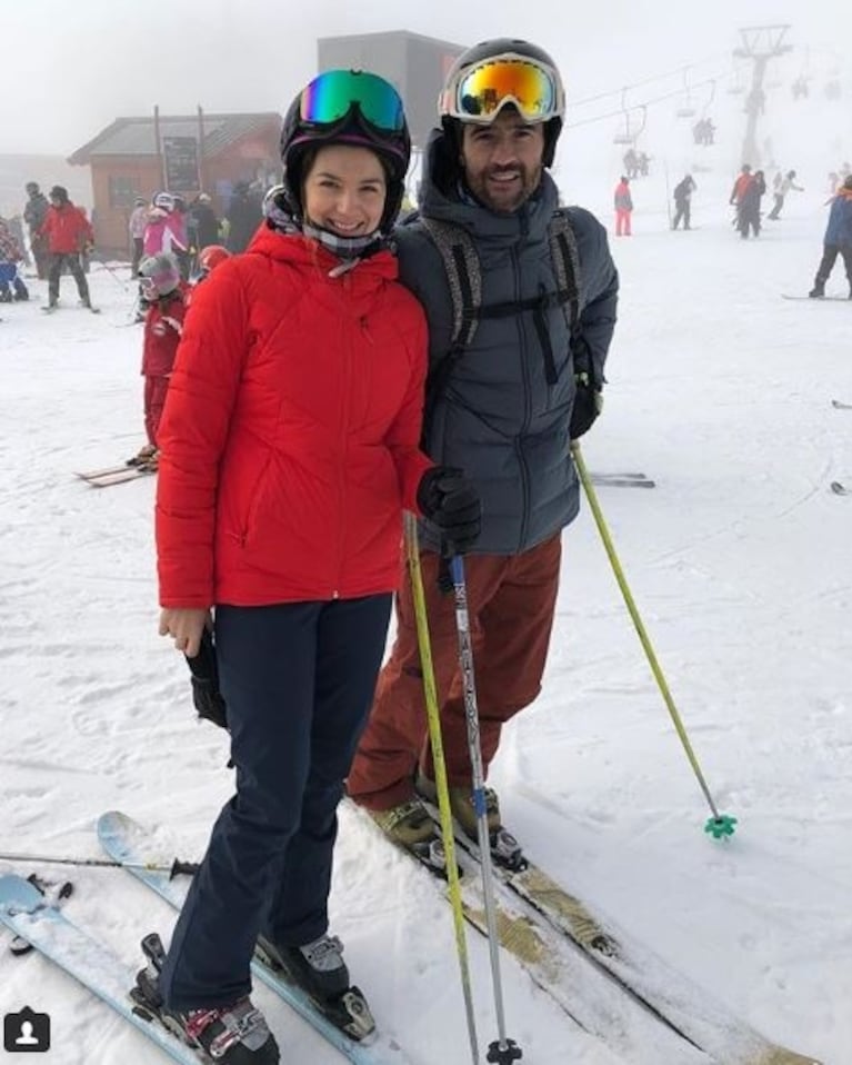 La estadía de Marcela Kloosterboer y su marido en San Martín de los Andes: "Pareja esquiadora"