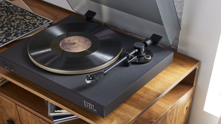 La estética es especialmente valorado por el perfil de usuario de los tocadiscos retro.
