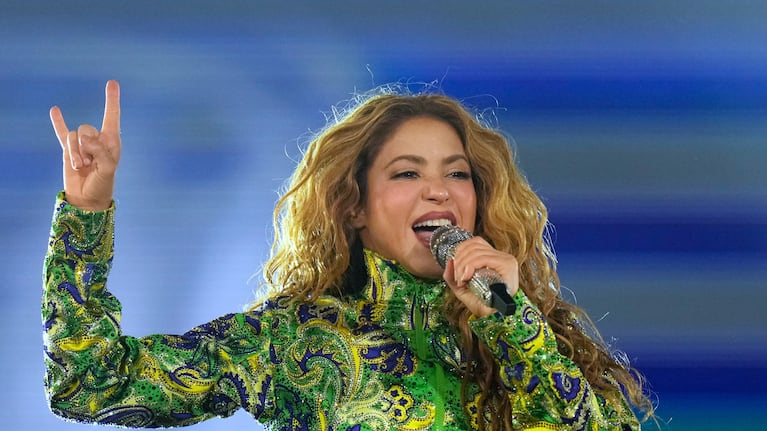 La estrella del pop colombiana Shakira actúa durante su concierto gratuito en la playa de Copacabana en Río de Janeiro, el sábado 2 de mayo de 2026. (Foto AP/Silvia Izquierdo)