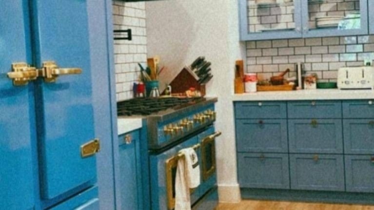 La exclusiva cocina de Camilo y Evaluna: muebles y heladera vintage