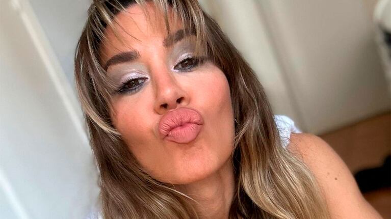 La explosiva foto de Jimena Barón al borde de la censura: se bajó la tanga y mostró cómo se quemó al sol