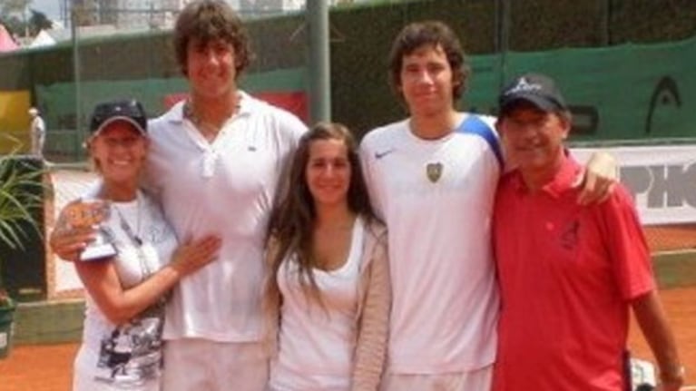 La familia Mendizábal: María Valenzuela, Pichuqui y sus hijos. (Foto: Puroshow)