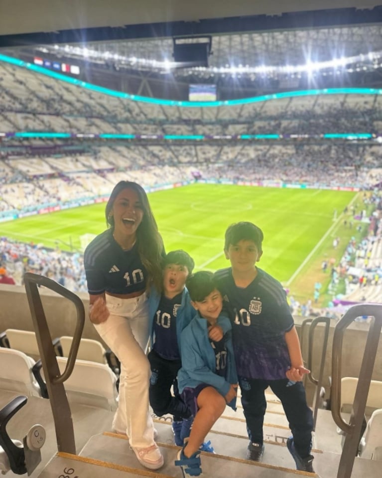 La felicidad de Antonela Roccuzzo junto a sus hijos tras el pase a Semifinales de la Selección en Qatar: "Vamos Argentina de mi corazón"