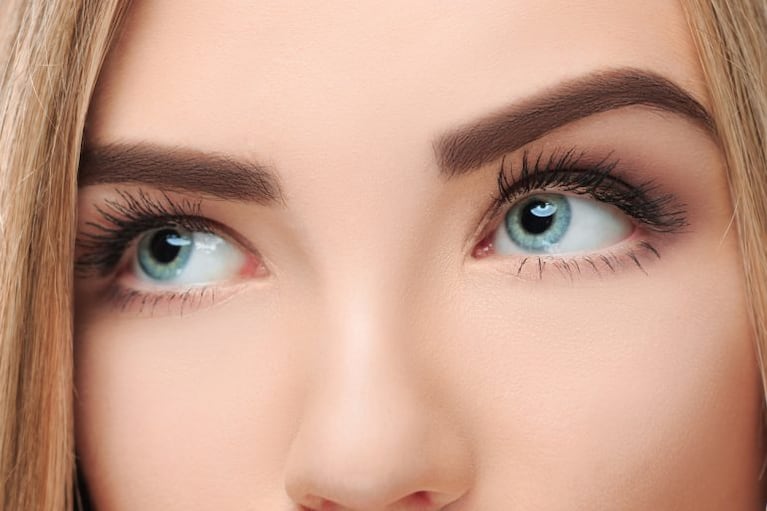  La forma de las cejas depende del tipo de rostro