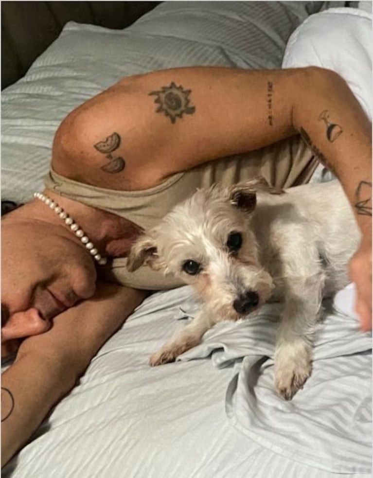 La foto de Coti Sorokin con Linda que acompañó el posteo por la muerte de la mascota. Foto: Instagram cotioficial