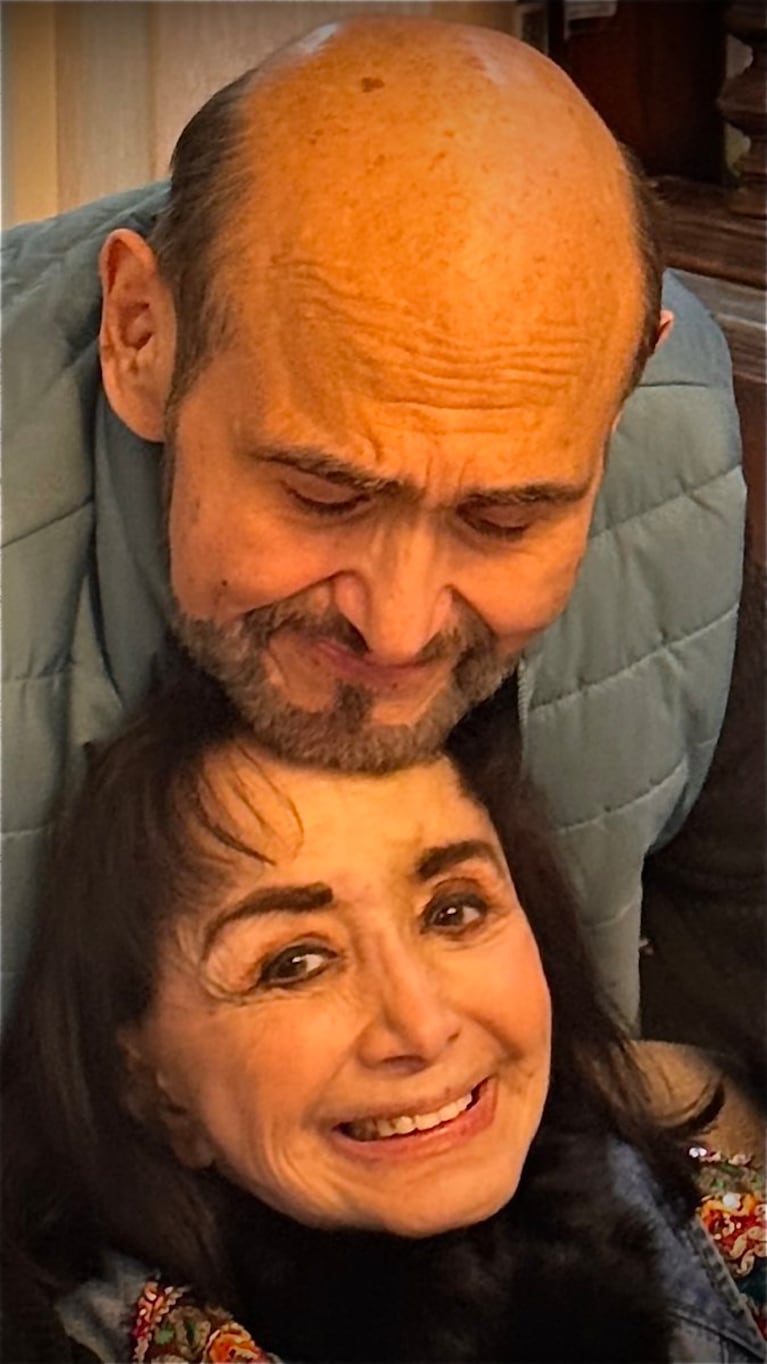 La foto de Edgar Vivar y María Antonieta de las Nieves que posteó el actor. Foto: X @edgarvivar
