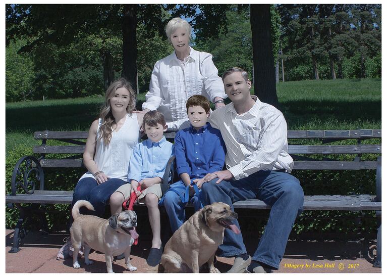 La foto de esta familia parece un dibujito
