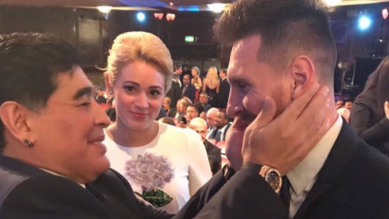 ¡La foto más buscada! Diego Maradona y un tierno gesto junto a Leo Messi.