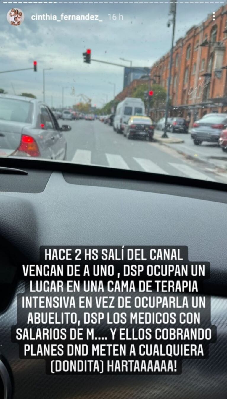 La furia de Cinthia Fernández al quedar varada por las manifestaciones: "¡3 horas acá! Voy a putear"
