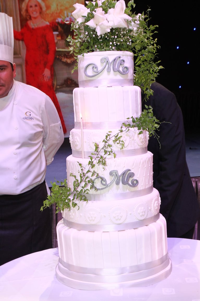 La gran torta de Mirtha Legrand. (Foto: Eduardo Aguada/Prensa Veroutis)