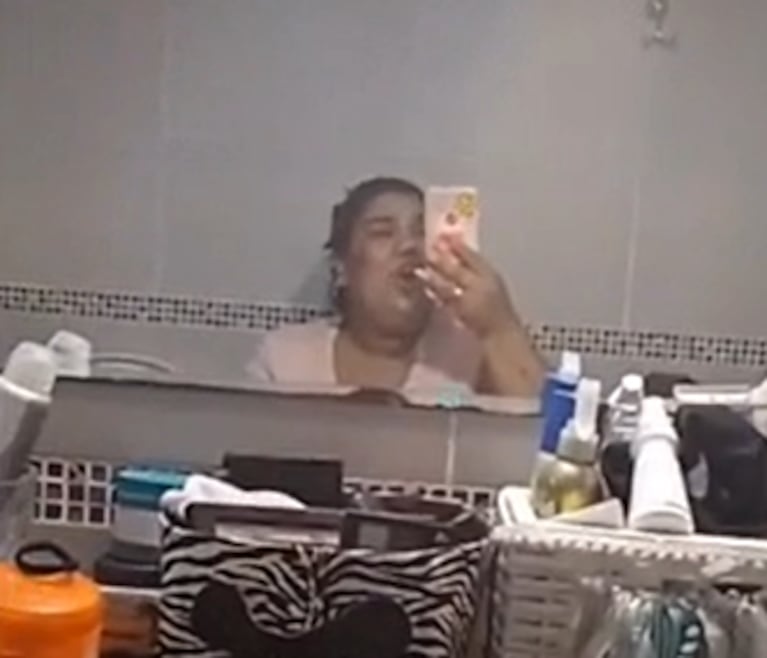 La hermana de Thiago Medina impactó con sus fotos en el baño haciendo sus necesidades: “Linda soy cag...”