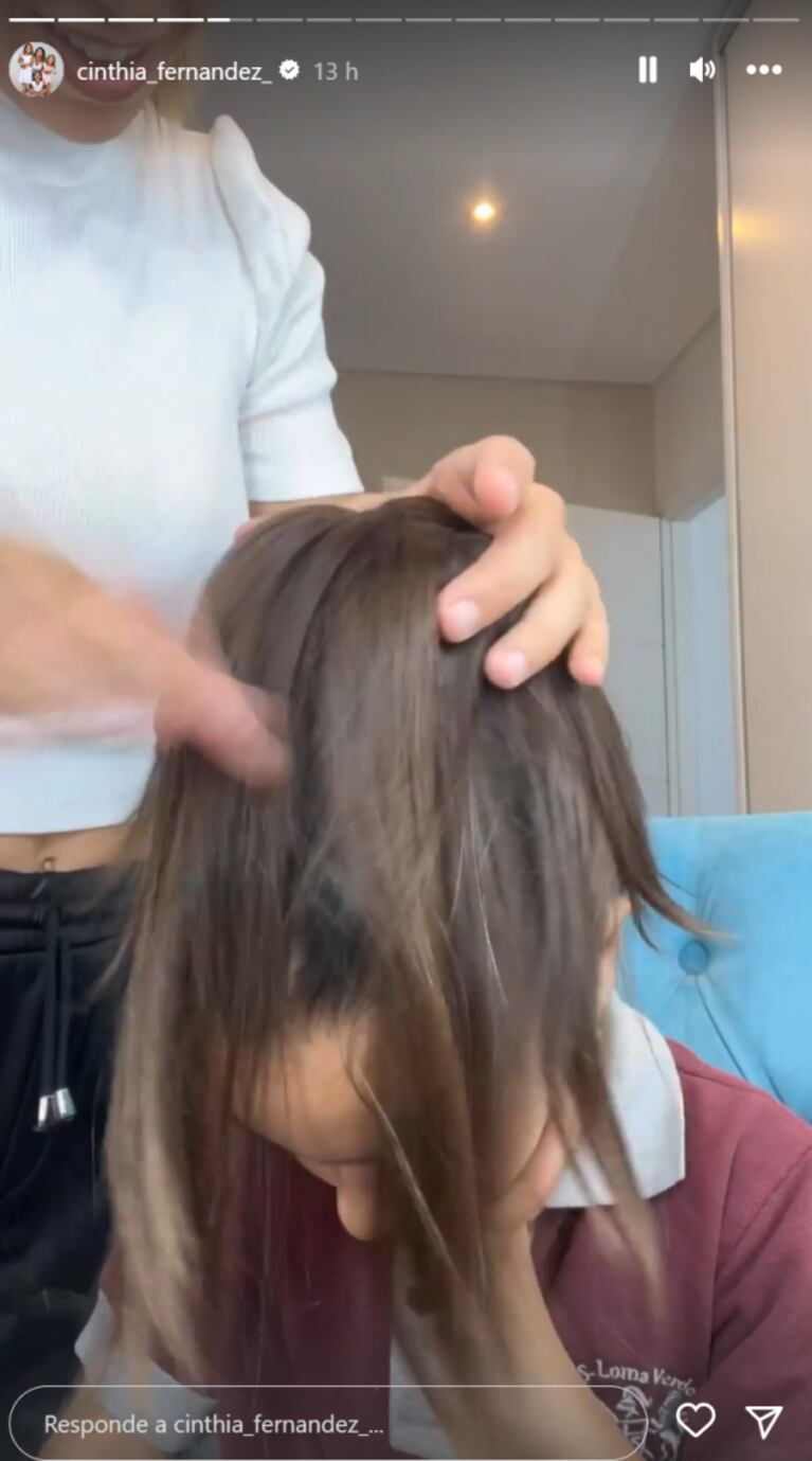 La hija de Cinthia Fernández se vistió de dama antigua para un acto escolar: el tierno video