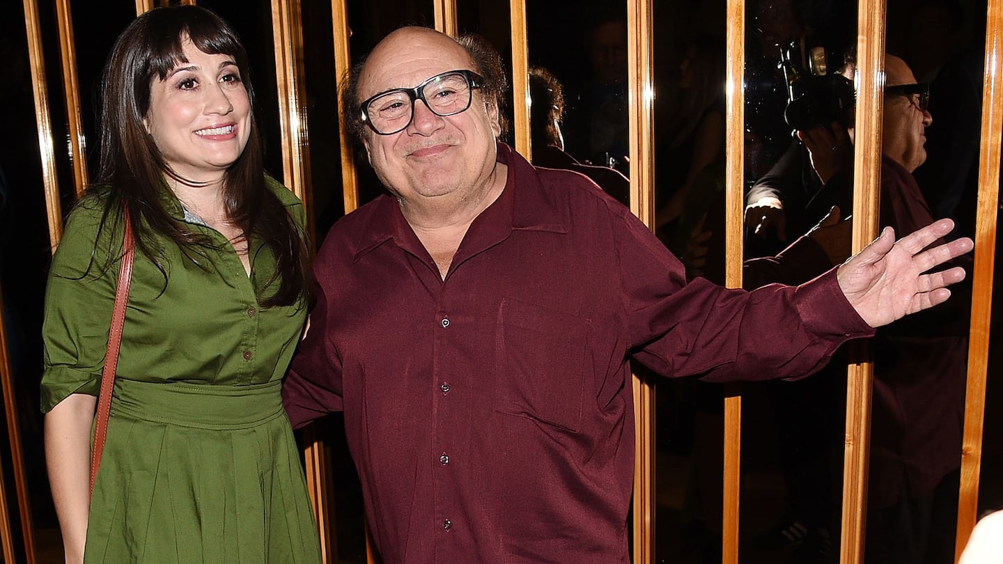 La hija de Danny DeVito siguió sus pasos y se consolida como actriz