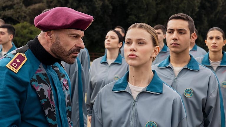 La historia de Academia Minerva se desarrolla en una institución militar.