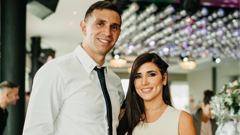 La historia de amor  del Dibu Martínez y Mandinha
