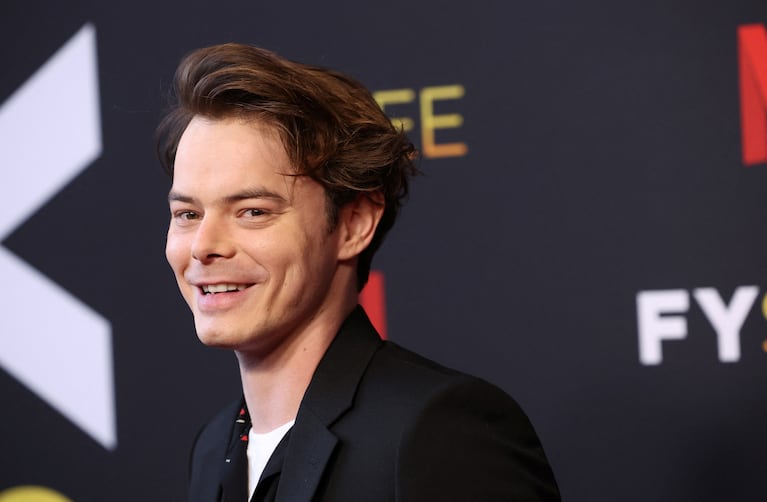 La historia de Charlie Heaton: de baterista y padre a los 20 años, a brillar en Stranger Things