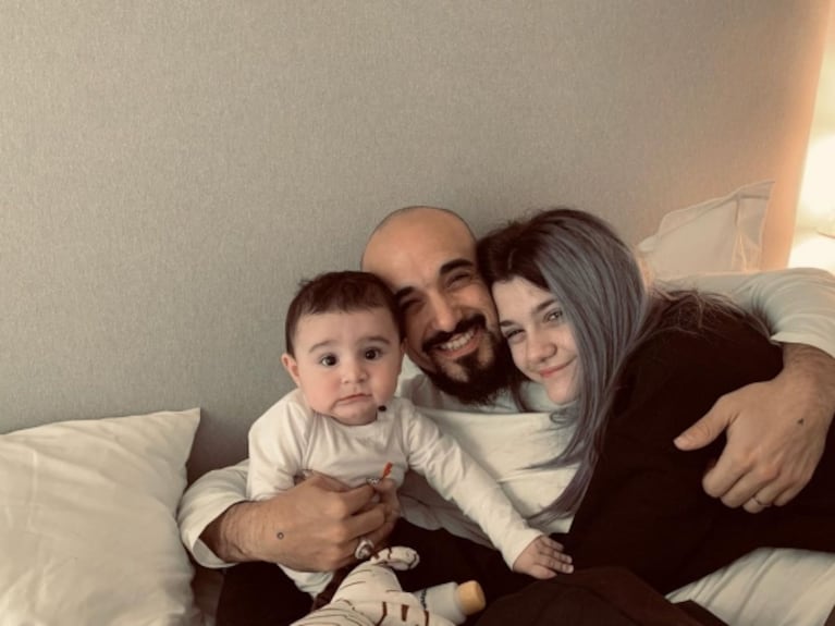 La historia del amor secreto entre Abel Pintos y Mora Calabrese: la fan y el ídolo que formaron una familia