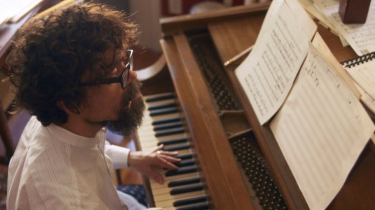 La historia sigue a Steven Lauddem, un compositor de ópera.
