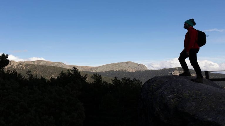 La histórica ruta que recorre la sierra de Madrid y recibe el nombre de un senderista austriaco