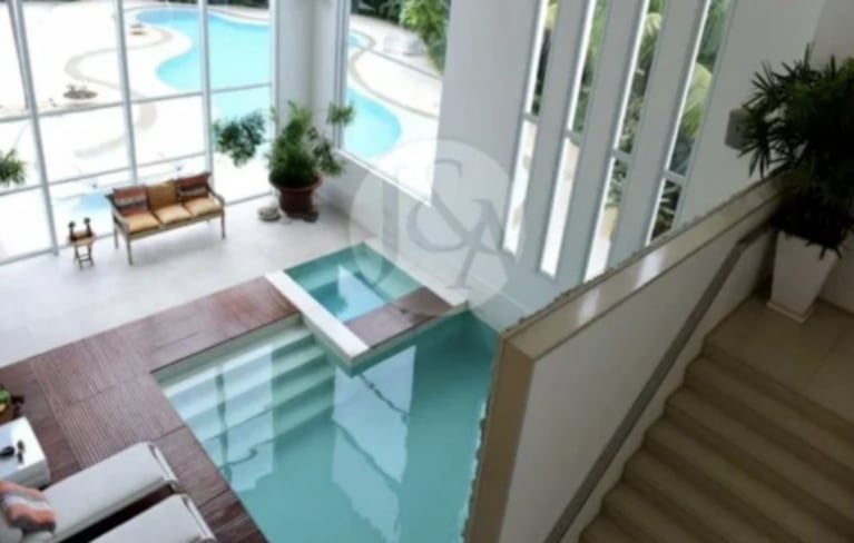 La increíble mansión de Xuxa en Río de Janeiro, valuada en 25 millones de dólares: 14 baños y mini selva