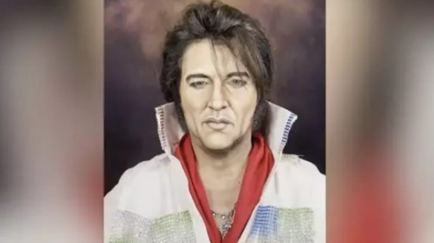 La increíble transformación de esta maquilladora en Elvis