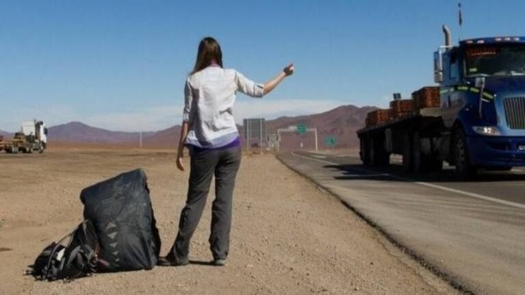 La insólita historia de la mujer que viajó a dedo desde Salta a Santa Cruz para conocer a su novio virtual