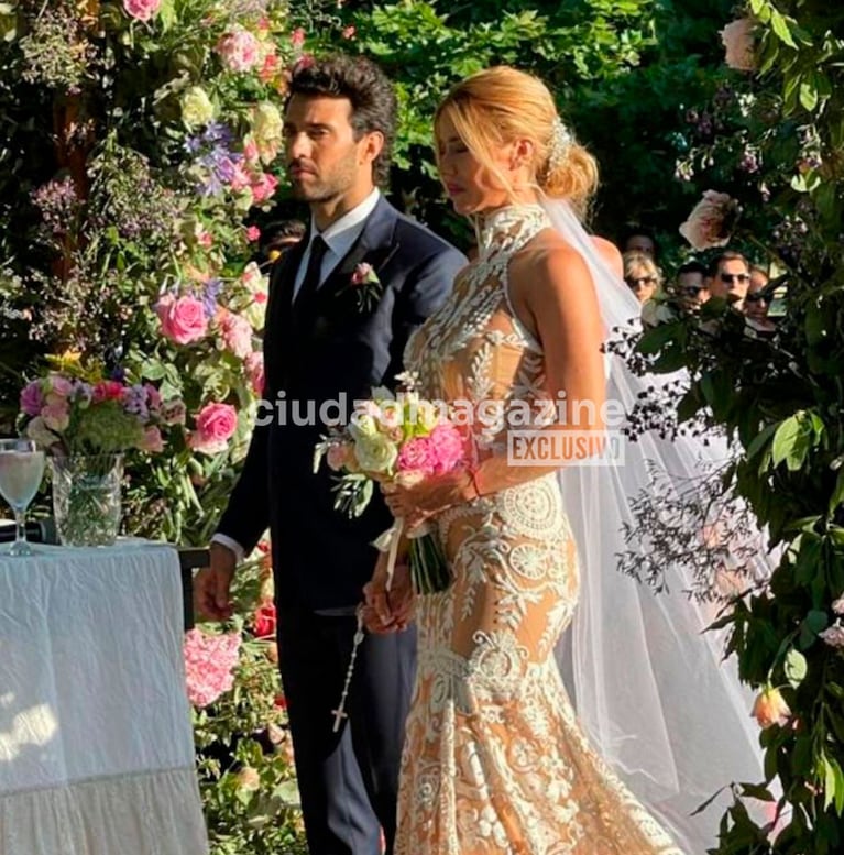 La intimidad de la boda de Nicole Neumann y Manu Urcera. (Foto: Monicaph)