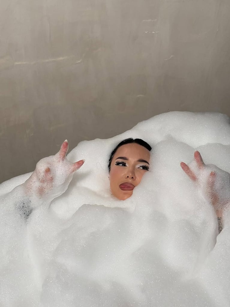 La Joaqui incendió las redes con una foto como Dios la trajo al mundo en la bañera con espuma | Créditos: Instagram @lajoaqui