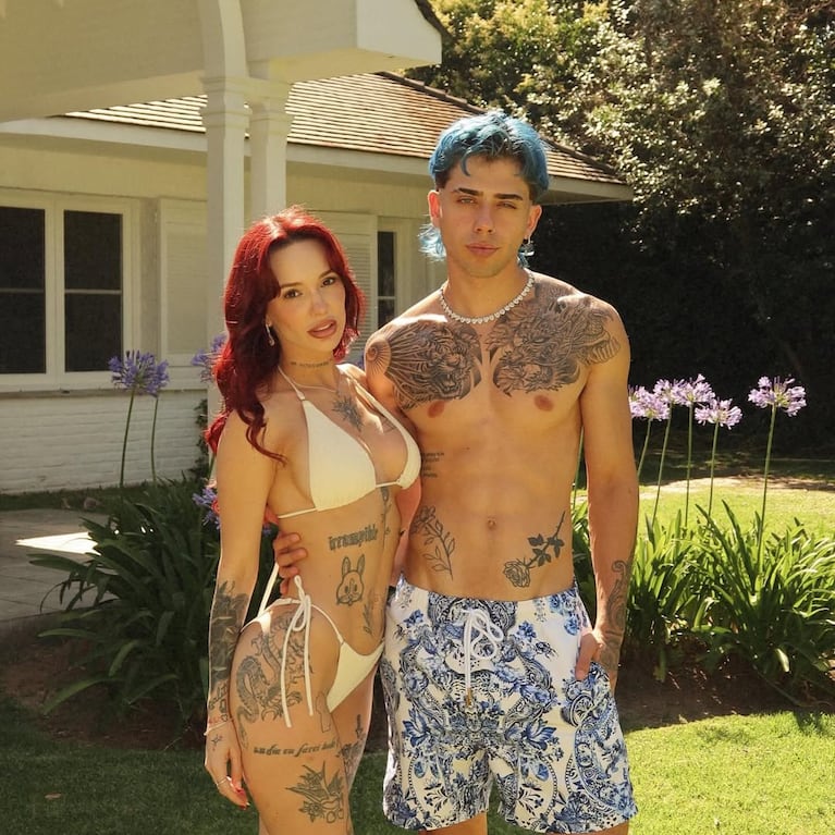 La Joaqui y Luck Ra, en la nueva casa de la cantante (Foto @lajoaqui)