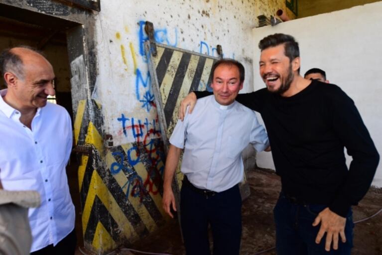 La jornada solidaria de Marcelo Tinelli en un comedor infantil y en el hospital de Bolívar 